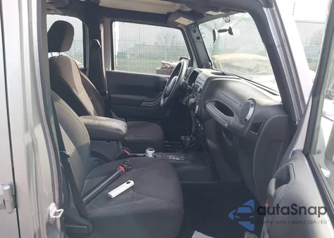 2014 Jeep Wrangler Unlimited Sport z USA, uszkodzony, nr VIN 1C4BJWDG6EL255550